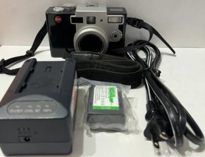 Leica Digilux 1 4.0MP 3x Optical Zoom Digital Camera - Black (READ) - Image 1 of 4