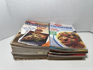 Lot of 32 Betty Crocker Recipe Booklets Pamphlets Home Cooking 80’s,90’s,2YK VTG - Picture 1 of 7