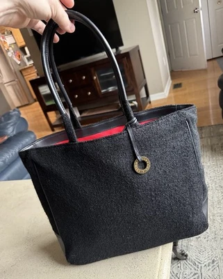 Givenchy Parfums большой черный сумка с короткими ручками шерсти флиса ПВХ кожи отделки 15 x 13 x 5 - Изображение 1 из 4