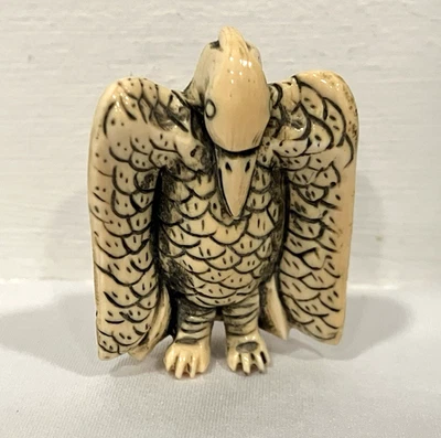 雕刻立式鹰 带 SPREAD WINGS 降低头套 签名 — 第 1/4 张图片