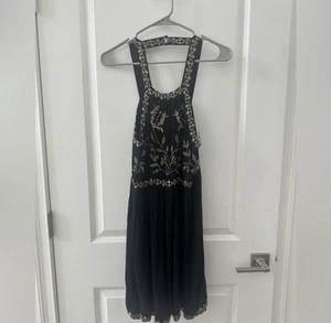 Urban Outfitters Sleeveless Embroidered Dress women's Medium Boho Chic - Picture 1 of 4