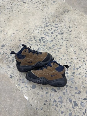 De colección 2000 Nike Botas de Senderismo Zapatos Tenis Niños 3C Niño Pequeño Raro Limpio Usado Foto 1 de 4
