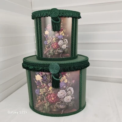 Caja de sombreros con tapa y borde de flecos trenza diseño floral verde Glynda Turley (juego de 2) Foto 1 de 4