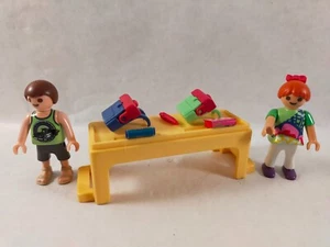 sympa enfant avec bureau    Playmobil ( école  , classe  , mobilier   ) 1006 - Picture 1 of 1