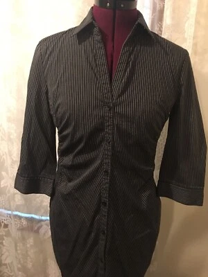 Vestido feminino Express Design Studio gola redonda manga botão completo tamanho pequeno 4 - Imagem 1 de 4