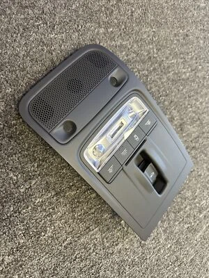 LUZ DOMO INTERIOR NEGRA 8V0947135L AUDI S3 RS3 SEDÁN 2017 2018 2019 2020 Foto 1 de 3