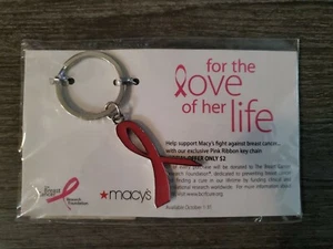 Cartera con llavero o mochila rosa con soporte de cinta para cáncer de mama de Macy's - Imagen 1 de 4