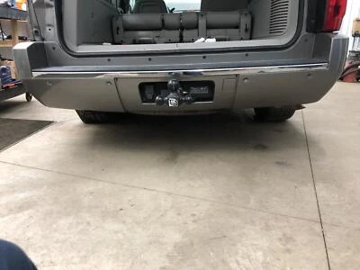 Conjunto de parachoques trasero usado para: Chevrolet Suburban 1500 Denali 2012 gr trasero Foto 1 de 4