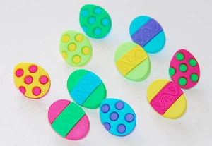 Painted Eggs / Shank Back  Mixed Easter Egg Buttons by Jesse James Dress It Up - Picture 1 of 1