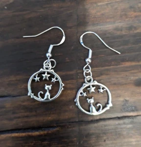 CAT AND STARS SUPER CUTE DROP / DANGLE EARRINGS - Silver Plated Hooks / Wires - Picture 1 of 3