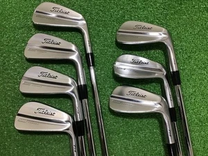 Titleist MB 714 Iron Set 4-9,Pw 7pc Flex Stiff Dynamic Gold S200 Steel - Picture 1 of 5