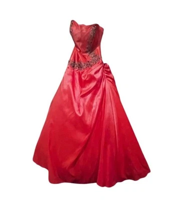 Increíble vestido de baile Riva designs, detalle de cuentas de vidrio, material iridiscente sin tirantes Foto 1 de 4