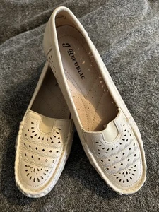 J REPUBLIC Loafers Womens Sz 9 Beige Shoes Never Worn EUC - Picture 1 of 10