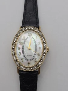 Vintage Uhr Damen goldfarben oval MOP Zifferblatt schwarzes Band neue Batterie funktioniert - Bild 1 von 12