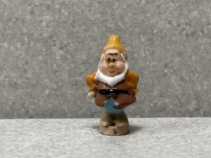 Vintage Polly Pocket 1995 Disney Snow White Seven Dwarfs Cottage Happy Figure - Picture 1 of 2