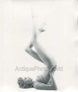 Nude woman doing yoga back stand vintage art studio photo - Picture 1 of 1