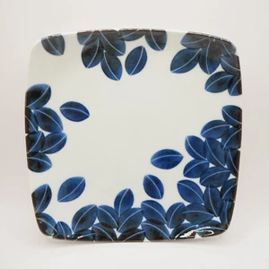 Square Plate 20.7cm Japanese Ceramic Hakusan Toki Hasami ware Modern Leaf - Picture 1 of 8