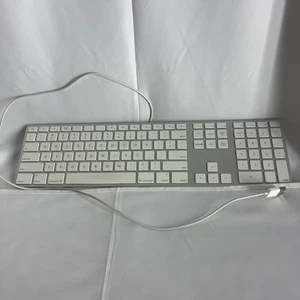 Genuine Apple A1243 Wired USB Keyboard ONLY - Picture 1 of 8