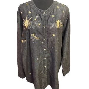 Quacker Factory Top 1X Damen geknöpftes dunkles Jeanshemd Celestial Astrological - Bild 1 von 12