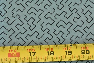 Por 1/2 yarda, vintage, negro geométrico sobre edredón de algodón verde, RJR, Beyer, P9619 Foto 1 de 4