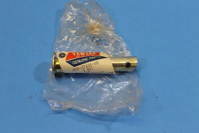 NOS 雅马哈脚凳 1 1976 - 1977 XS360C XS360D 465-27431-00-00 — 第 1/4 张图片