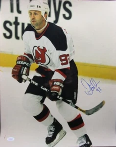 Foto 16x20 firmada/autografiada por Doug Gilmour New Jersey Devils JSA 156132 - Imagen 1 de 3