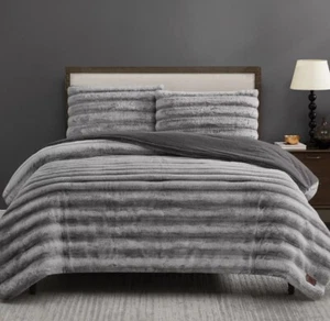 FRYE 2” Jacquard Channel, Faux Fur Comforter Set , Reversible Gray QUEEN - Picture 1 of 6