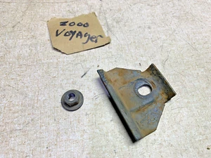2000 CHRYSLER DODGE VOYAGER BATTERY HOLD DOWN PLATE & NUT - Picture 1 of 2