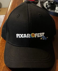Disney Parks Pixar Fest 2024 Baseball Cap Mütze Neu ohne Etikett - Bild 1 von 5