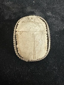 Spilla scarabeo intagliato in argento sterling vintage - Foto 1 di 7