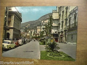 CARTOLINA POSTALE SALERNO Via Roma animata non viaggiata Comune Municipio Bar di - Picture 1 of 1
