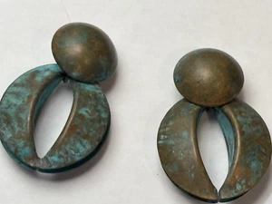 VTG Clip Earrings Big Chunky Light 80s Patina Metal Bold Runway Clip Hoops Green - Picture 1 of 10