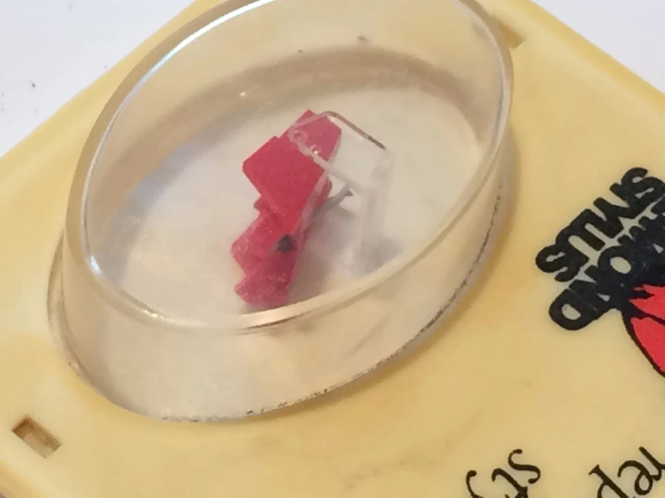 NEW DSC 879  REPLACEMENT  DIAMOND  STYLUS  FOR   ADC  RQ4             fbb30a46 - Image 1 of 1