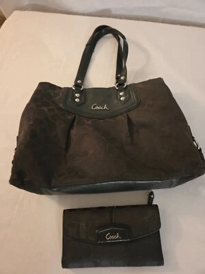 AUTHENTIC COACH ASHLEY SIGNATURE CARRYALL SHOULDER TOTE BAG PURSE  BLACK - Image 1 of 4