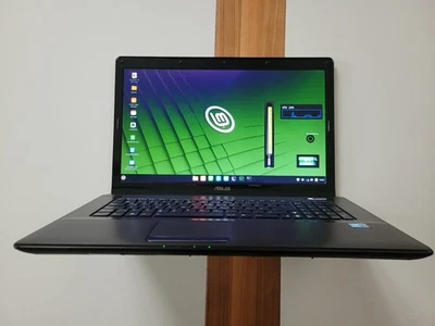 Asus X72JR 17,3" SSD 256 GB 8 GB RAM Linux Mint 2.2 mit Original Netzteil - Bild 1 von 4