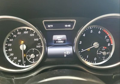 Grupo medidor velocímetro clase GL 2014-2014 110 k millas Mercedes-Benz Foto 1 de 4