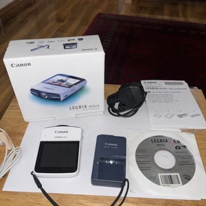 Canon Legria Mini White & battery, charger, manual, CD, box, MINT! vlogging - Picture 1 of 13
