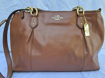 蔻驰 Collette 皮革随身包,鞍色带金色五金件 F33447 — 第 1/4 张图片