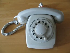 altes Telefon mit Wählscheibe aus Dänemark / KiRK 73D - Photo 1/10