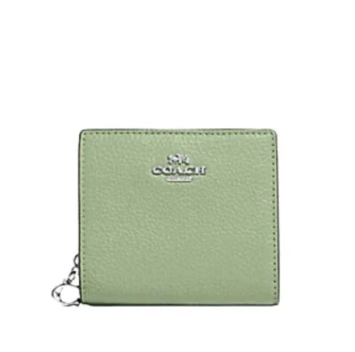 Cartera Coach Snap Cuero Guijarro con Dije C y Cremallera en Plata/Pistacho Pálido Foto 1 de 3