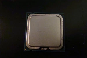 Intel Pentium E5700 3GHz Dual-Core 3035A061 Processor - Picture 1 of 2