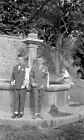 3 jeunes garçons communions fontaine- négatif photo ancien an. 1950