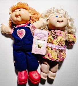Menge 2 Vintage 2004 Play Along Cabbage Patch Kinder 16" Puppen Geburtsurkunde - Bild 1 von 2