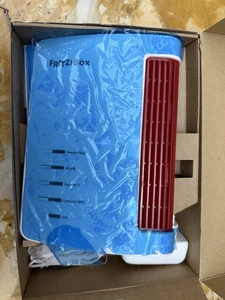 FRITZ Box 5530 Fiber Router Mesh Modem WiFi 6 FTTH Fibra 2.400Mbit + 600 1Gbit/s - Zdjęcie 1 z 5