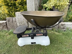 Vintage Avery Scales Greengrocers Commercial Heavy Large - Picture 1 of 13