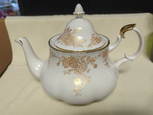 Royal Albert Old Country Roses GOLD Teapot - Picture 1 of 6