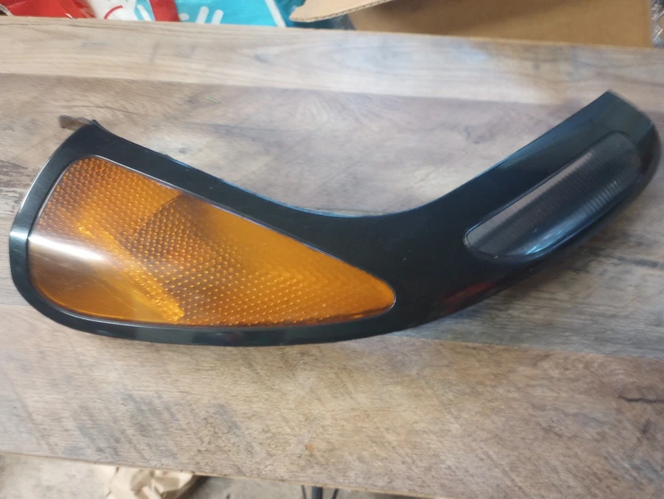 1991 - 93 Dodge Stealth RIGHT Front Corner / Turn Signal Light / Lamp - Image 1 of 4