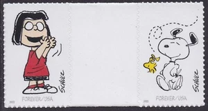 US 5726j 5726g Charles M Schulz F vert gutter pair MNH 2022 - Picture 1 of 1
