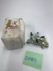 Mack 9QX41BM Righthand Door Latch NOS - Picture 1 of 2