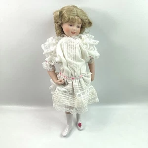 The Hamilton Collection Maud Humphrey Bogart Porzellanpuppe "Playing Bride" - Bild 1 von 23